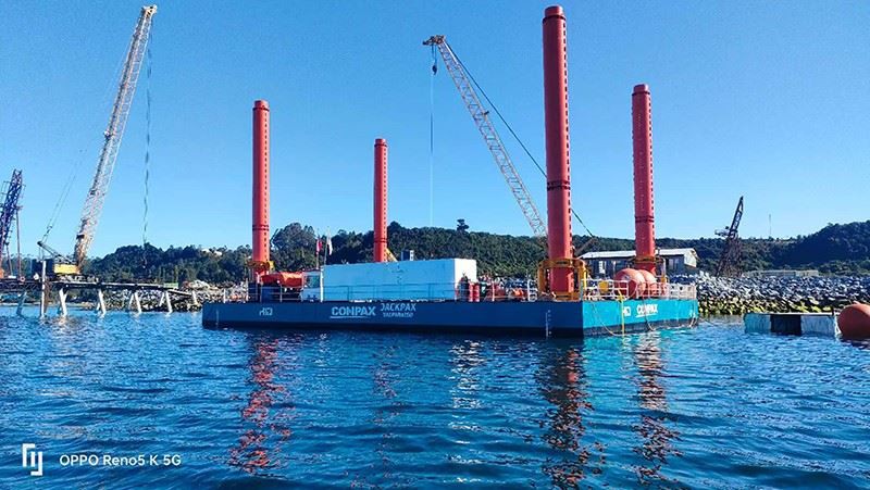 Material Transfer Crane Barge suppliers